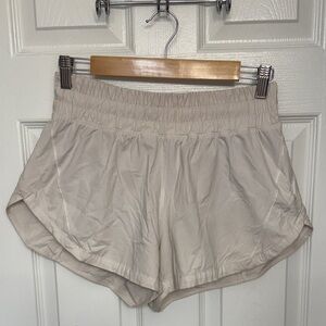 lululemon Track That High Rise Lined Short 3” in White size 8